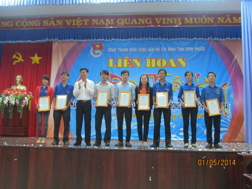 Hi88 Net
 Tham gia Liên hoan văn nghệ học sinh, sinh viên tỉnh Bình Phước năm học 2013 – 2014