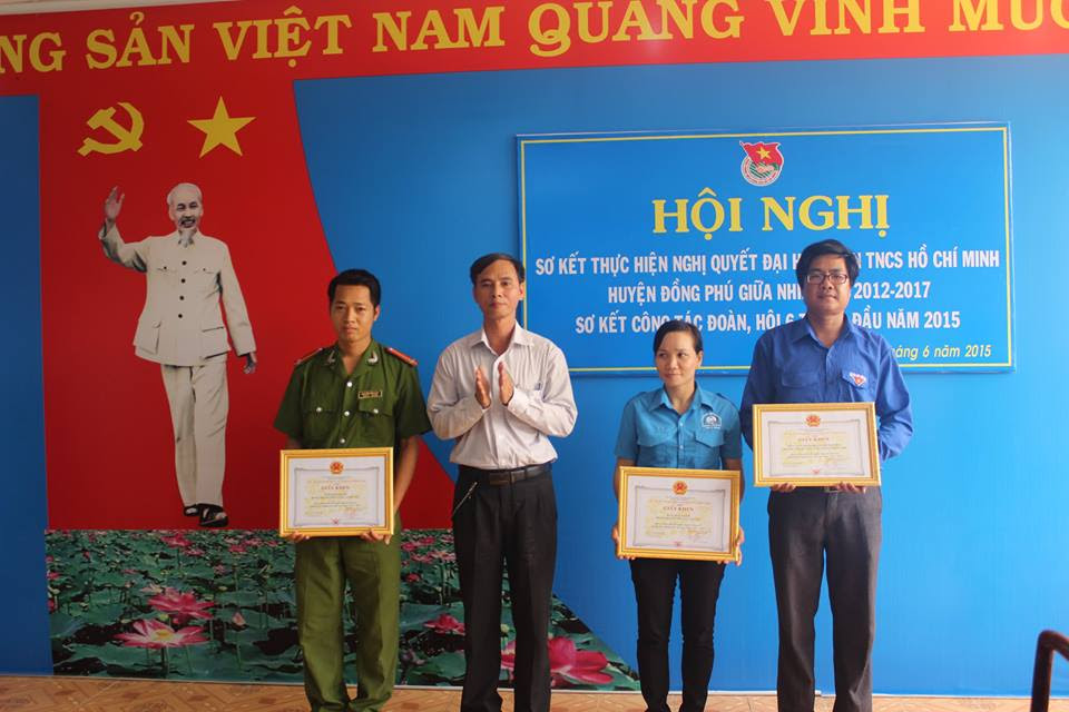 Hi88 Net
 tổ chức sơ kết công tác Đoàn và phong trào thanh thiếu nhi giữa nhiệm kỳ 2012-2017 và sơ kết công tác Đoàn, Hội 6 tháng đầu năm 2015.